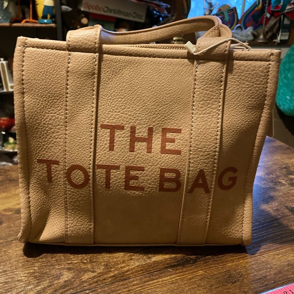 The Tote Bag in vegan leather